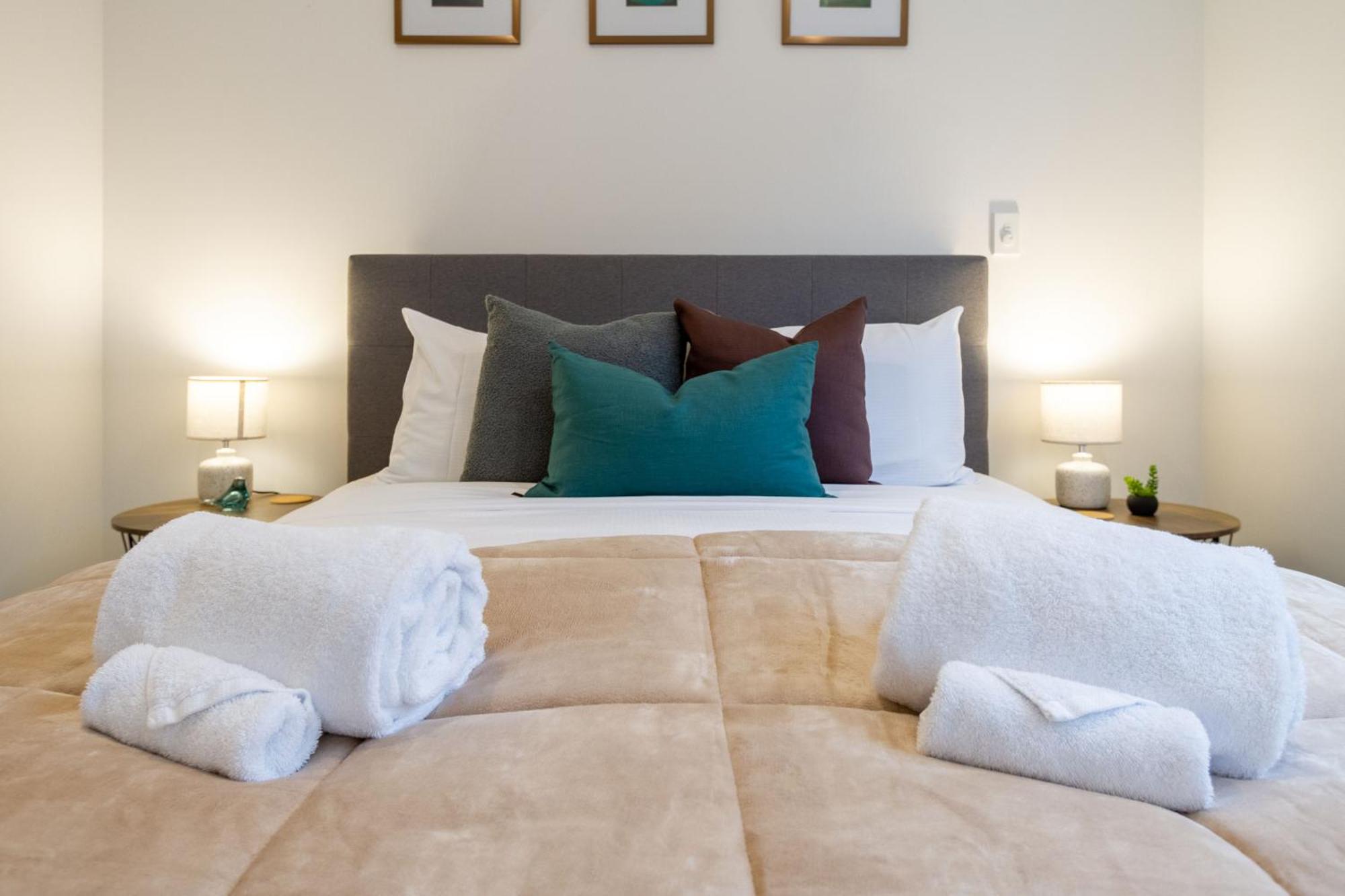 Executive Suite On Lichfield Street - 2 Bed 2 Bath Christchurch Dış mekan fotoğraf